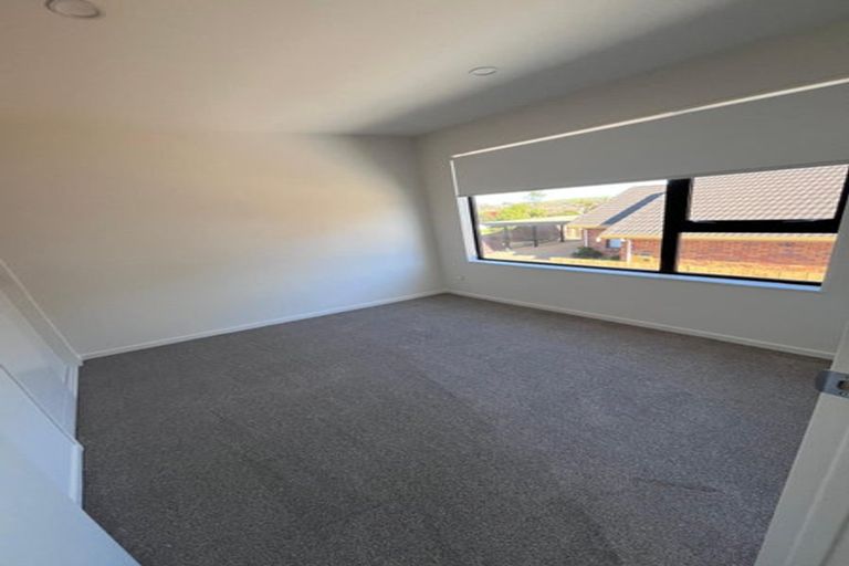 Photo of property in 31 Booralee Avenue, Botany Downs, Auckland, 2010