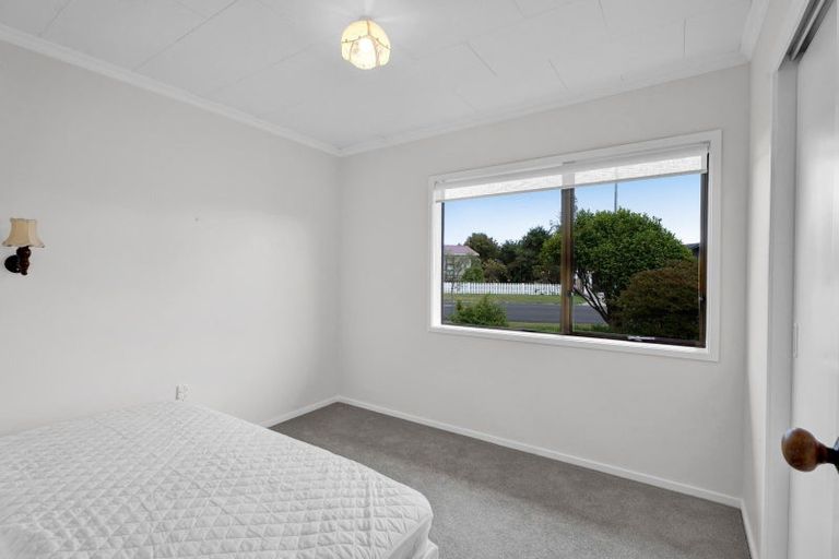 Photo of property in 33 Nikau Street, Inglewood, 4330