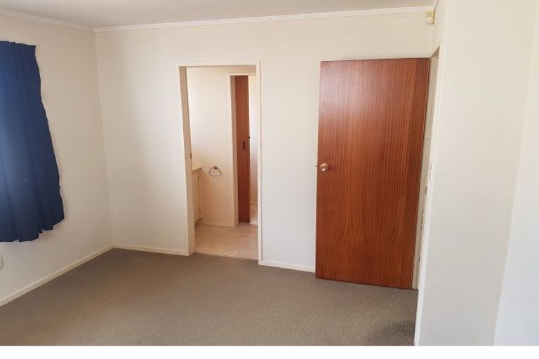 Photo of property in 3 Langwell Place, Papakowhai, Porirua, 5024