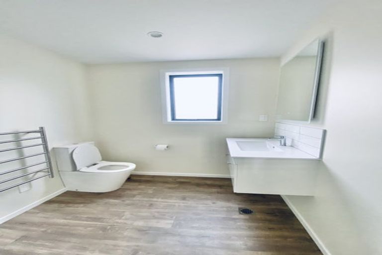 Photo of property in 35 Turtleback Avenue, Whitby, 5024