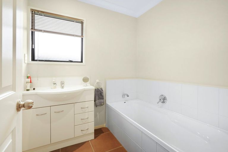 Photo of property in 5 Dallinger Street, St Andrews, Hamilton, 3200