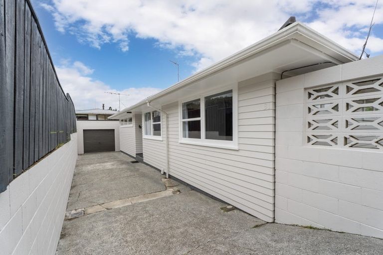 Photo of property in 31 Beazley Avenue, Paparangi, Wellington, 6037