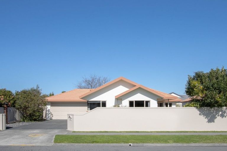 Photo of property in 52 Neeve Road, Taradale, Napier, 4112