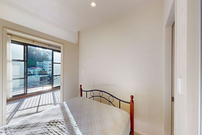 Photo of property in Atrium Towers, 6p/154 The Terrace, Wellington Central, Wellington, 6011