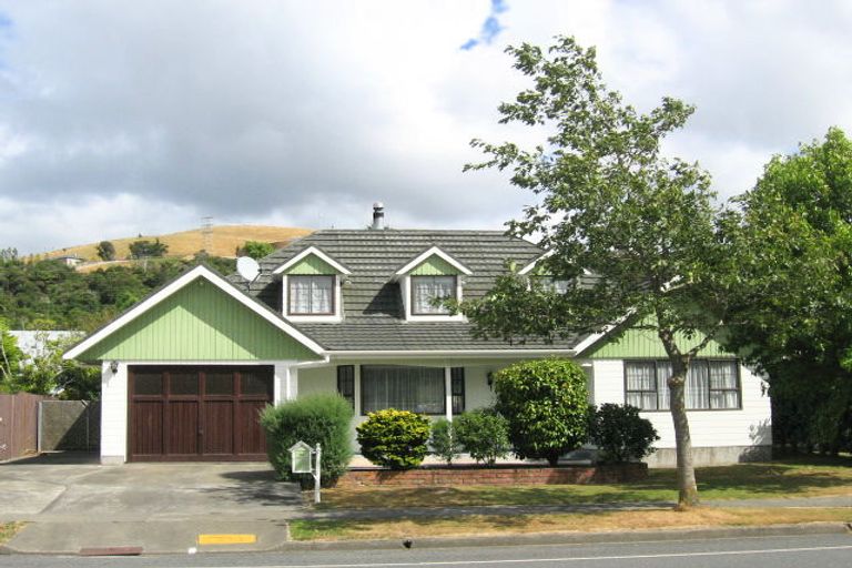 Photo of property in 36 Gemstone Drive, Birchville, Upper Hutt, 5018