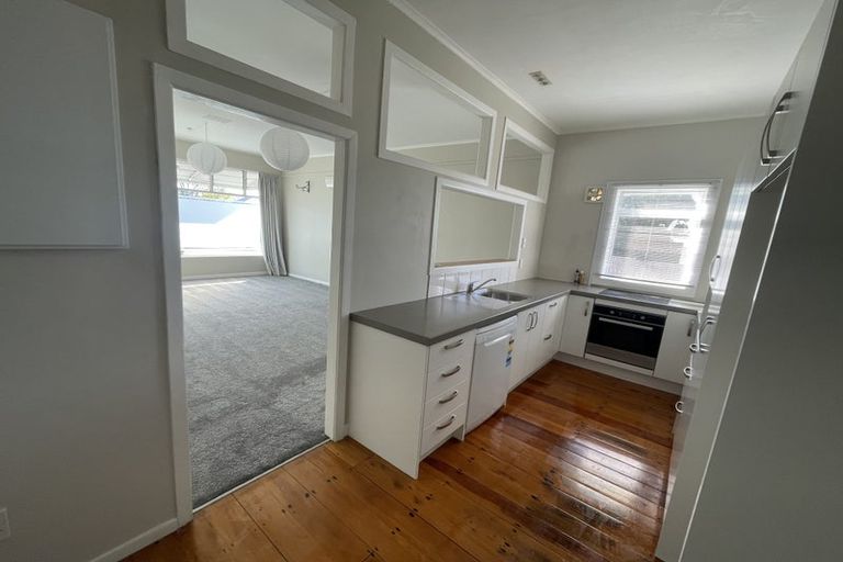 Photo of property in 11 Tane Street, New Lynn, Auckland, 0600