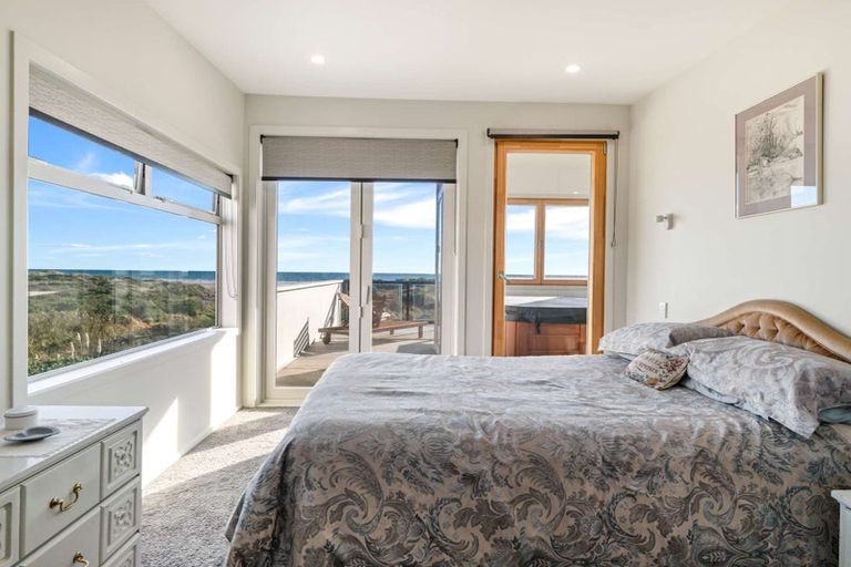 Photo of property in 5 Somerset Grove, Waitarere Beach, Levin, 5510