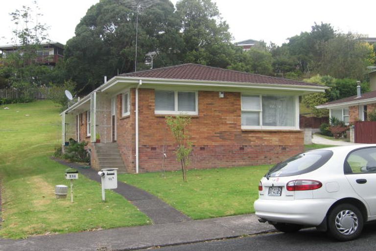Photo of property in 2/11 Sovereign Place, Glenfield, Auckland, 0629