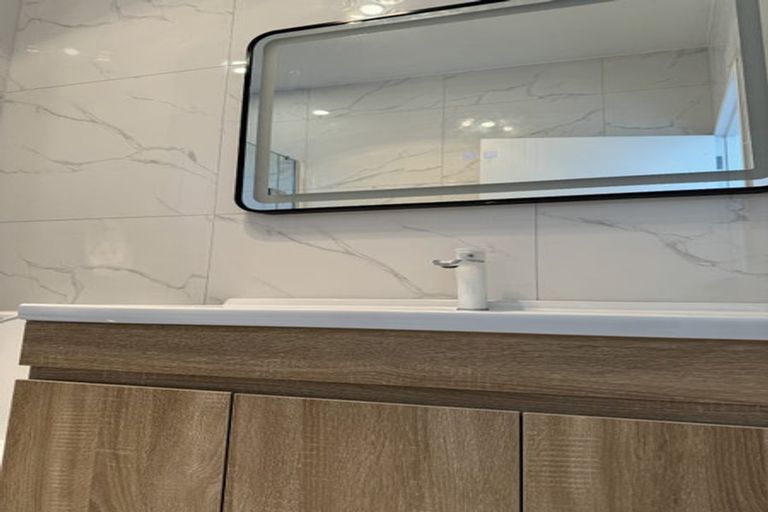 Photo of property in 14 Parahau Road, Papakura, 2110