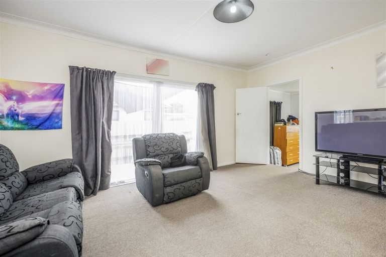 Photo of property in 18a Grove Road, Papakura, 2110