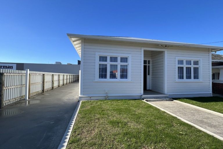 Photo of property in 27-29 Andrew Young Street, Palmerston North, 4410