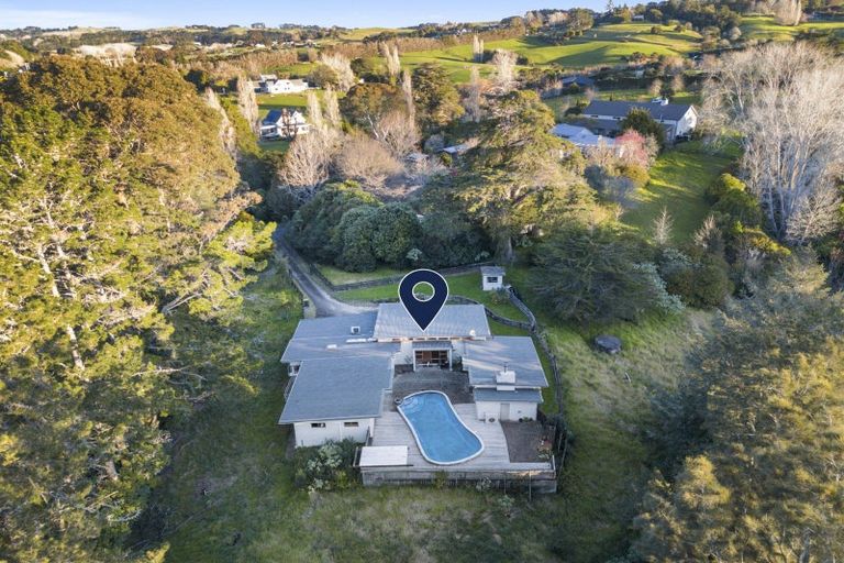 Photo of property in 1 Whitford Park Road, Whitford, Howick, 2571