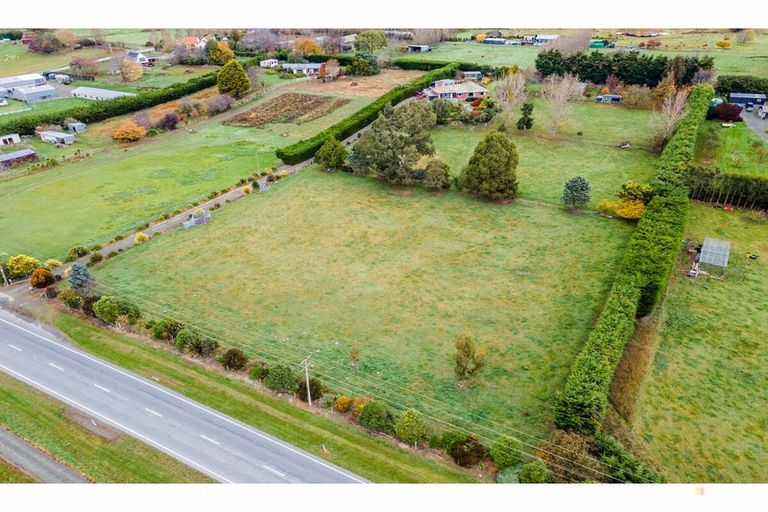 Photo of property in 293 Pleasant Point Highway, Levels, Timaru, 7975