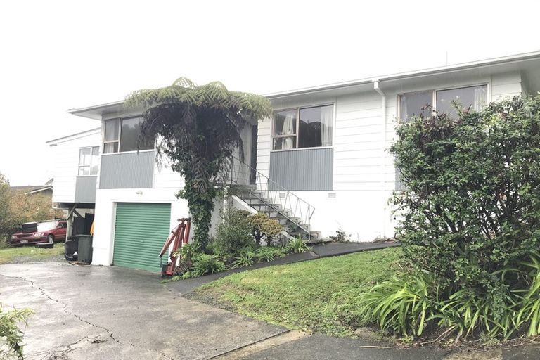 Photo of property in 62 Lavery Place, Sunnynook, Auckland, 0632