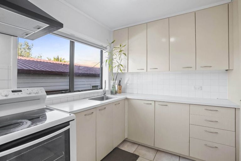 Photo of property in 45b Kurnell Drive, Botany Downs, Auckland, 2010