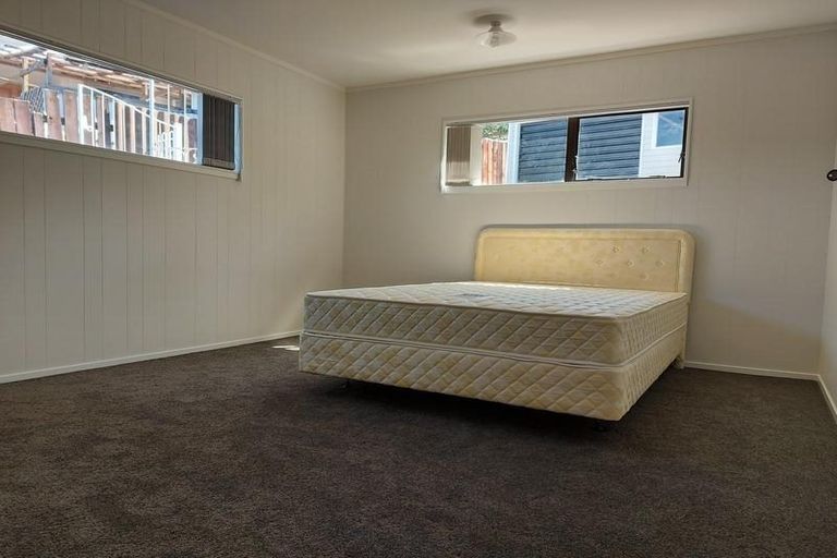 Photo of property in 34 Preston Avenue, Henderson, Auckland, 0610