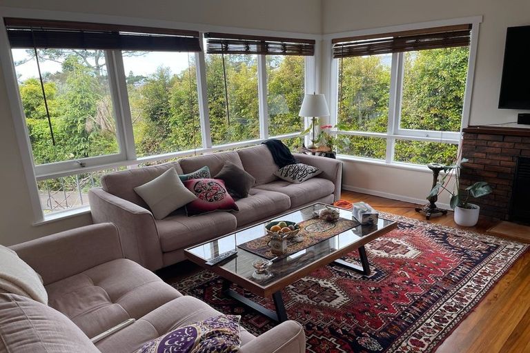 Photo of property in 2/111 Carlisle Road, Torbay, Auckland, 0632