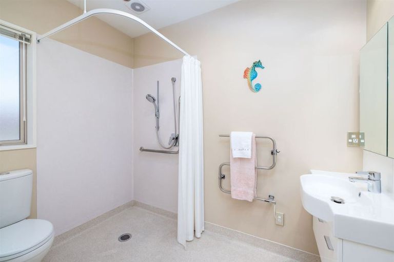 Photo of property in 1 Streamside Court, Woolston, Christchurch, 8062