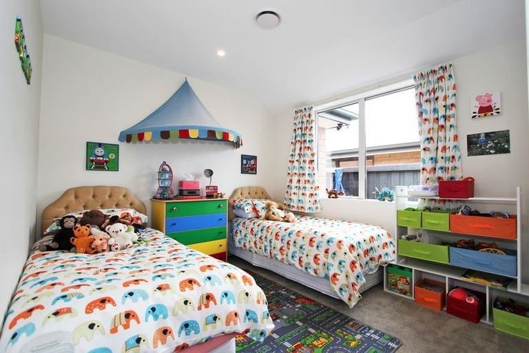 Photo of property in 38 Lansdowne Way, Rolleston, 7615