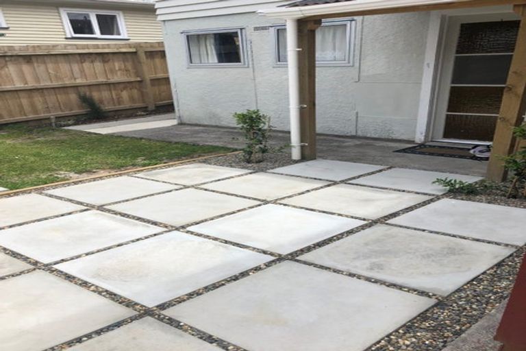 Photo of property in 10 Sylvan Crescent, Te Atatu South, Auckland, 0610