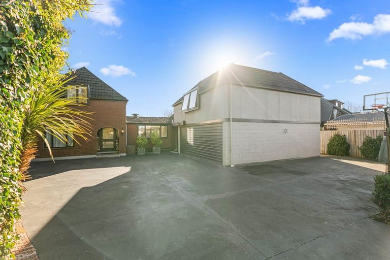 Photo of property in 83 Grahams Road, Burnside, Christchurch, 8041