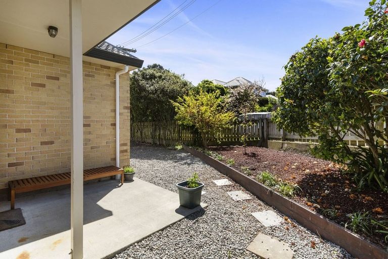 Photo of property in 5 Ranui Terrace, Tawa, Wellington, 5028