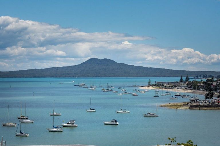 Photo of property in 1/13 Takutai Avenue, Bucklands Beach, Auckland, 2012