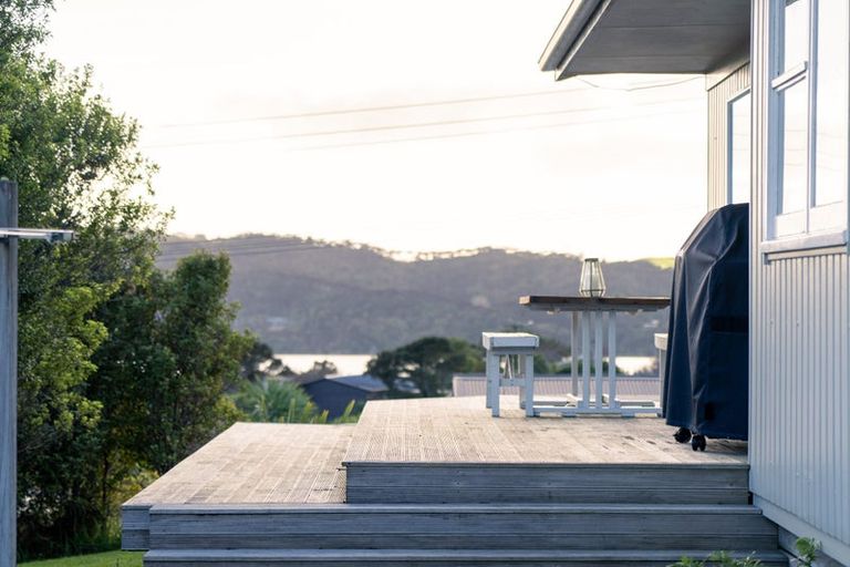 Photo of property in 6 Manukau Road, Raglan, 3225