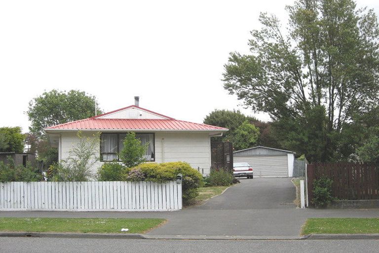 Photo of property in 207 Queenspark Drive, Parklands, Christchurch, 8083