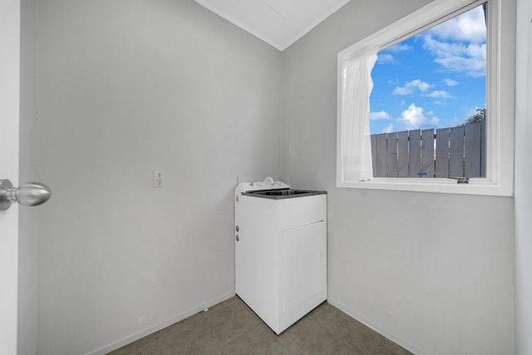 Photo of property in 52 Keegan Drive, Massey, Auckland, 0614