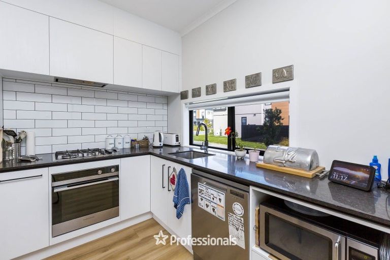 Photo of property in 76 Mawai Hakona Drive, Wallaceville, Upper Hutt, 5018