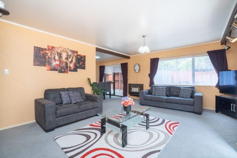 Photo of property in 4 Jarrett Court, Roslyn, Palmerston North, 4414