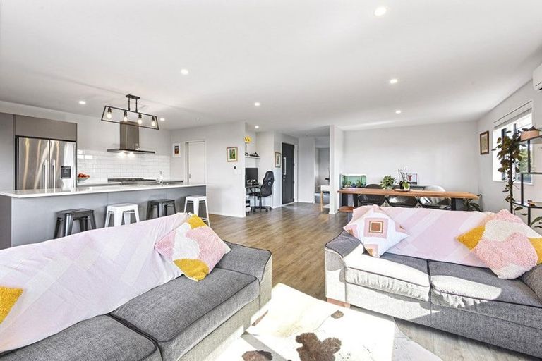 Photo of property in 22 Minerva Crescent, Woodend, 7610