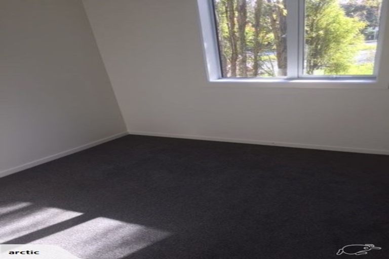 Photo of property in 5/30 John Jennings Drive, Oteha, Auckland, 0632