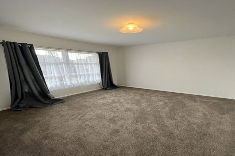 Photo of property in 2/24 Evelyn Place, Hillcrest, Auckland, 0627