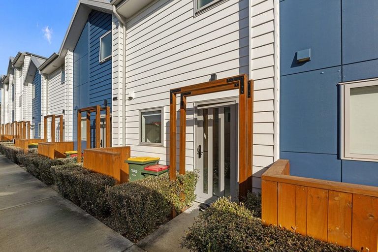 Photo of property in 4/8 Yeovil Road, Te Atatu Peninsula, Auckland, 0610