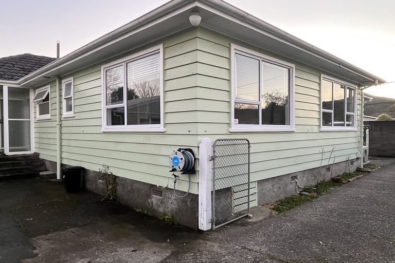 Photo of property in 24 York Avenue, Heretaunga, Upper Hutt, 5018