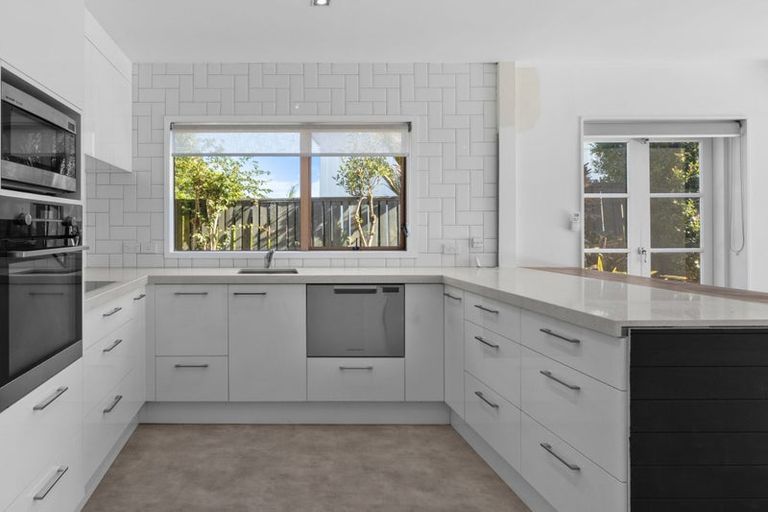 Photo of property in 1/17 Hawkins Street, Meadowbank, Auckland, 1072