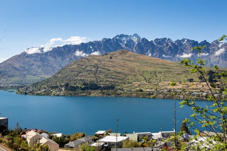 Photo of property in 8 Birch Lane, Queenstown, 9300