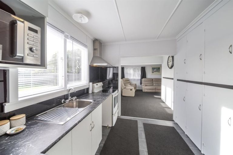 Photo of property in 59 Camberwell Road, Hawera, 4610