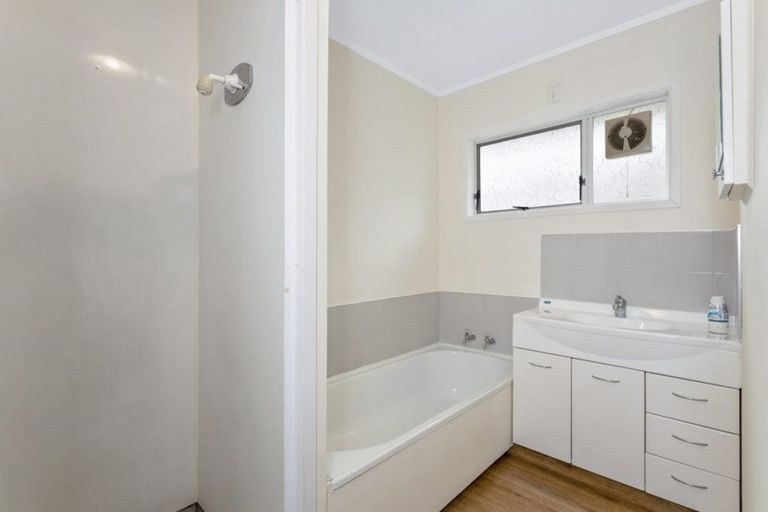 Photo of property in 1/30 Hiwihau Place, Glenfield, Auckland, 0629