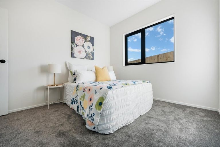 Photo of property in 25 Whakairo Crescent, Gulf Harbour, Whangaparaoa, 0930