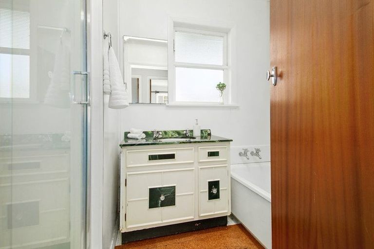 Photo of property in 22a Beauchamp Street, Tawa, Wellington, 5028