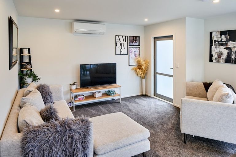 Photo of property in 89b Wainuiomata Road, Wainuiomata, Lower Hutt, 5014