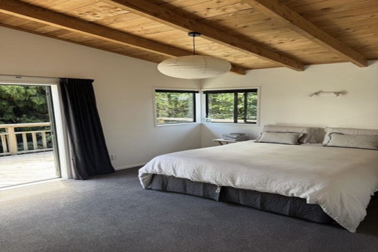 Photo of property in 4 Gradwell Place, Two Mile Bay, Taupo, 3330