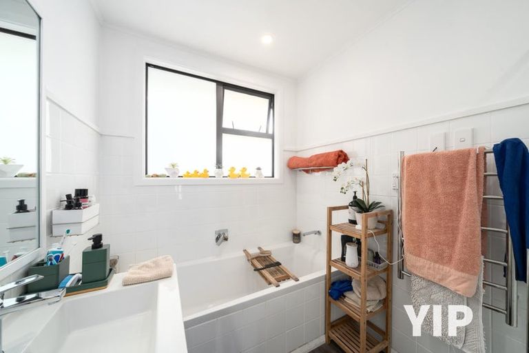 Photo of property in 16 Carluke Street, Paparangi, Wellington, 6037