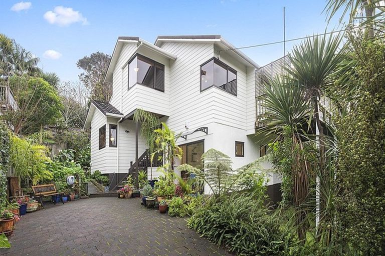 Photo of property in 9 Woodlands Avenue, Snells Beach, 0920