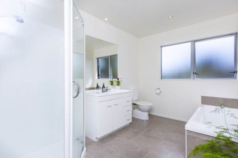 Photo of property in 83 Mount Marua Way, Timberlea, Upper Hutt, 5018