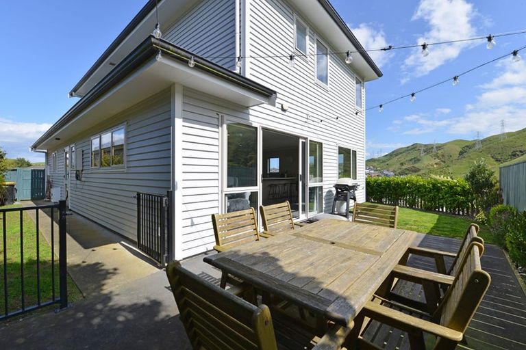 Photo of property in 5a Gifford Grove, Churton Park, Wellington, 6037