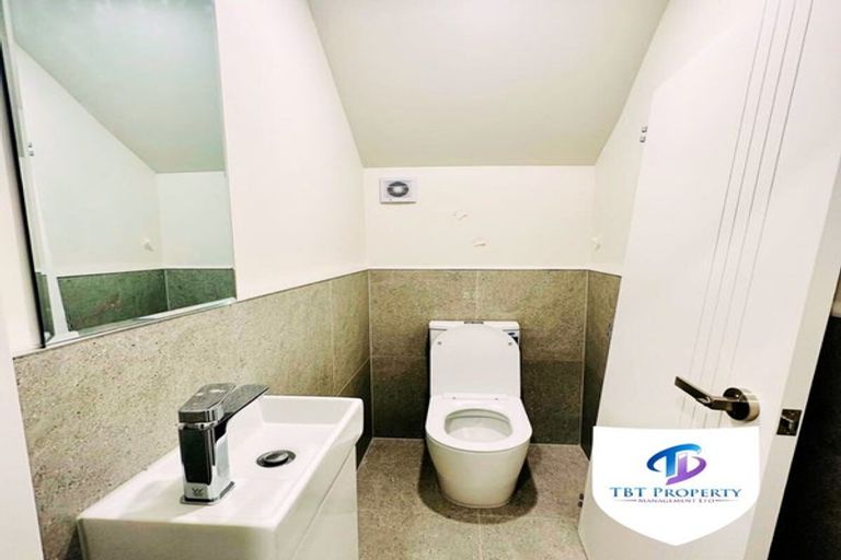 Photo of property in 24b Friedlanders Road, Manurewa, Auckland, 2102